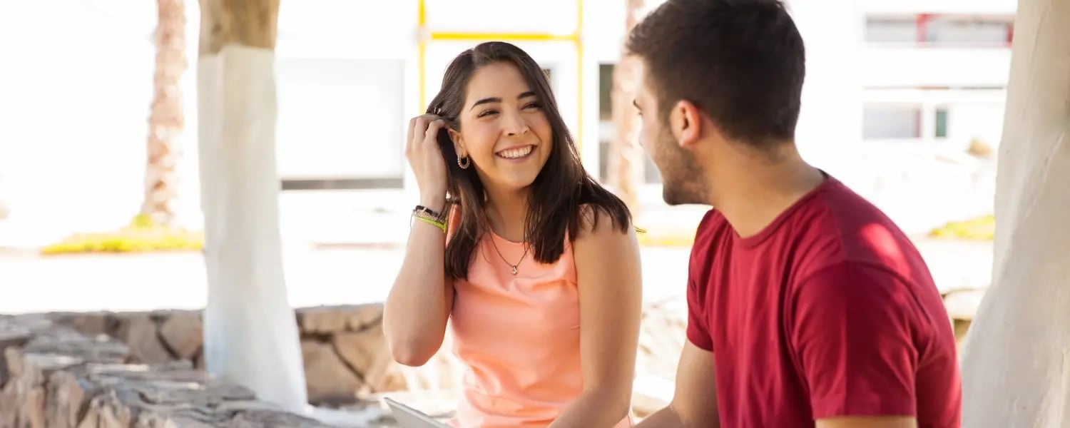 spanglish-que-es-y-ejemplos-de-esta-forma-de-hablar-espanol-e-ingles-1