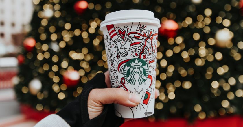 ¿Caramel Brulée Latte o Peppermint Mocha?: ¡Aprende a ordenar tu bebida favorita en Starbucks en inglés!