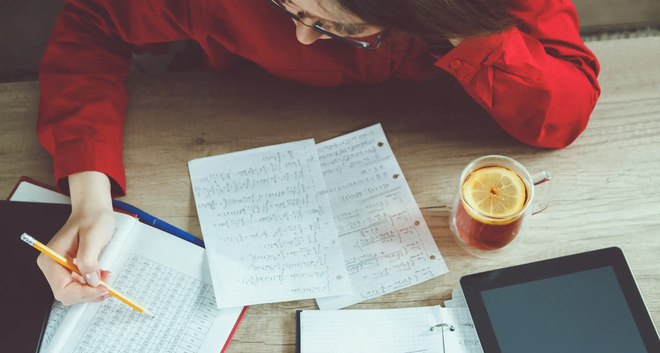 Practica la escritura en inglés para el TOEFL ITP: Nexos, ensayos y más